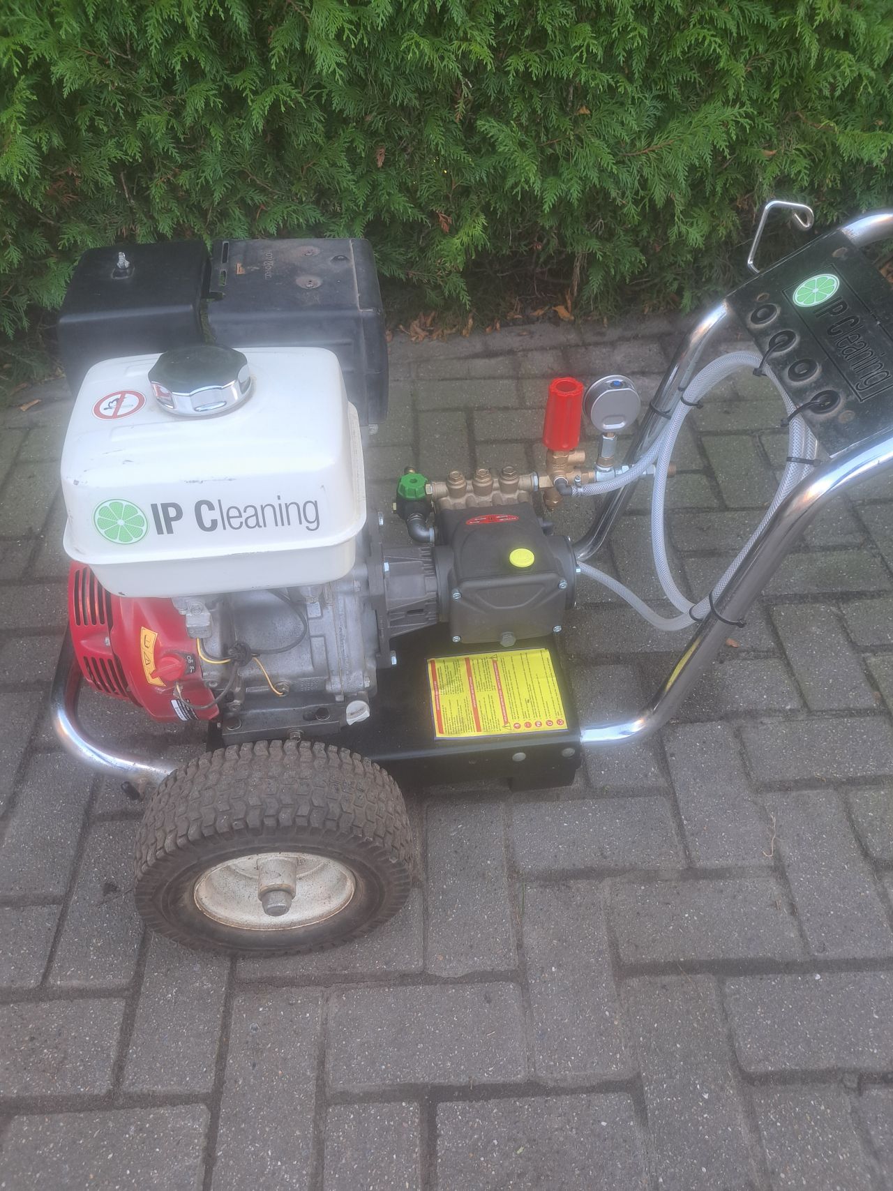 Mobiele hogedrukreiniger interpump