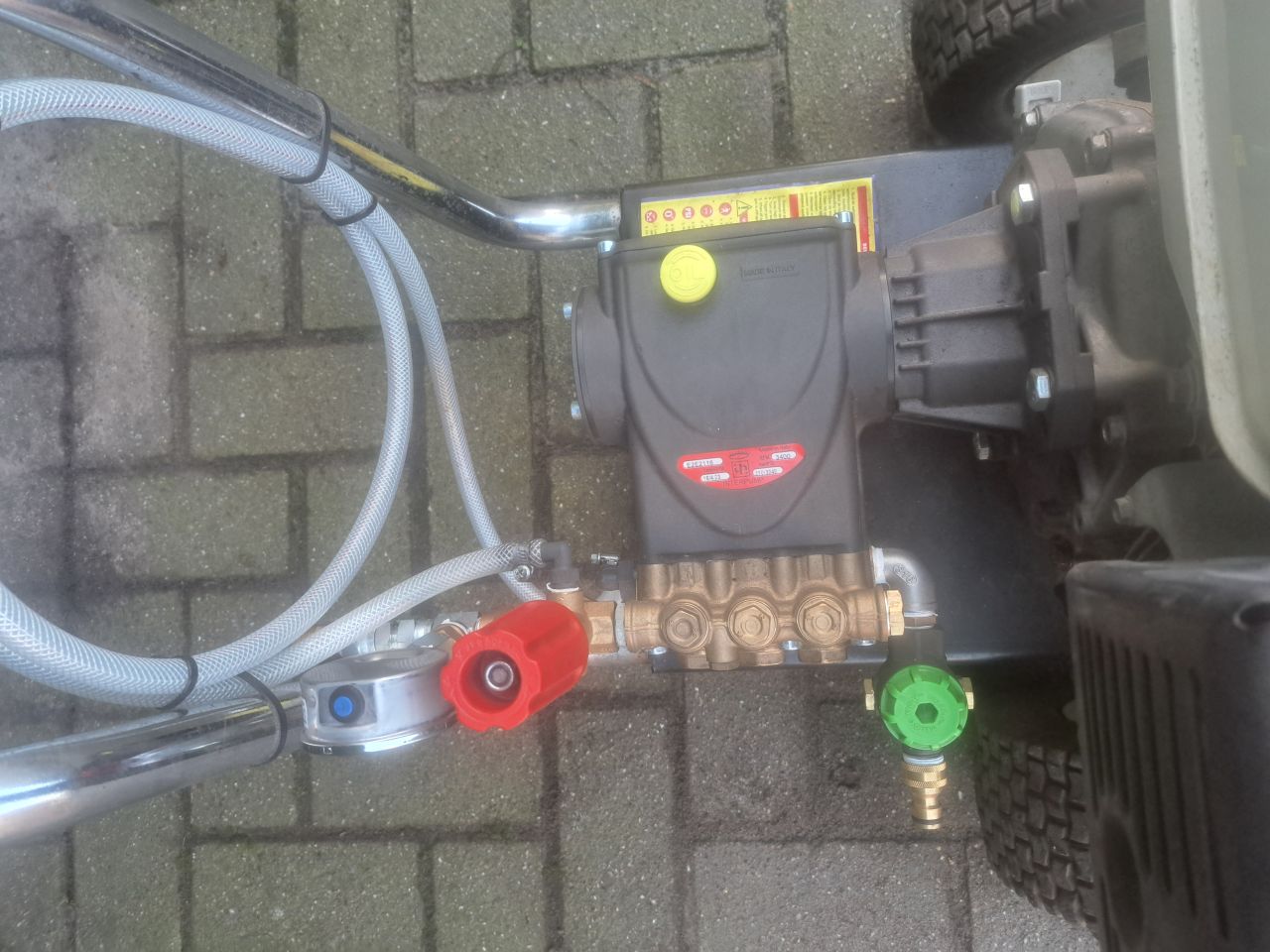 Mobiele hogedrukreiniger interpump