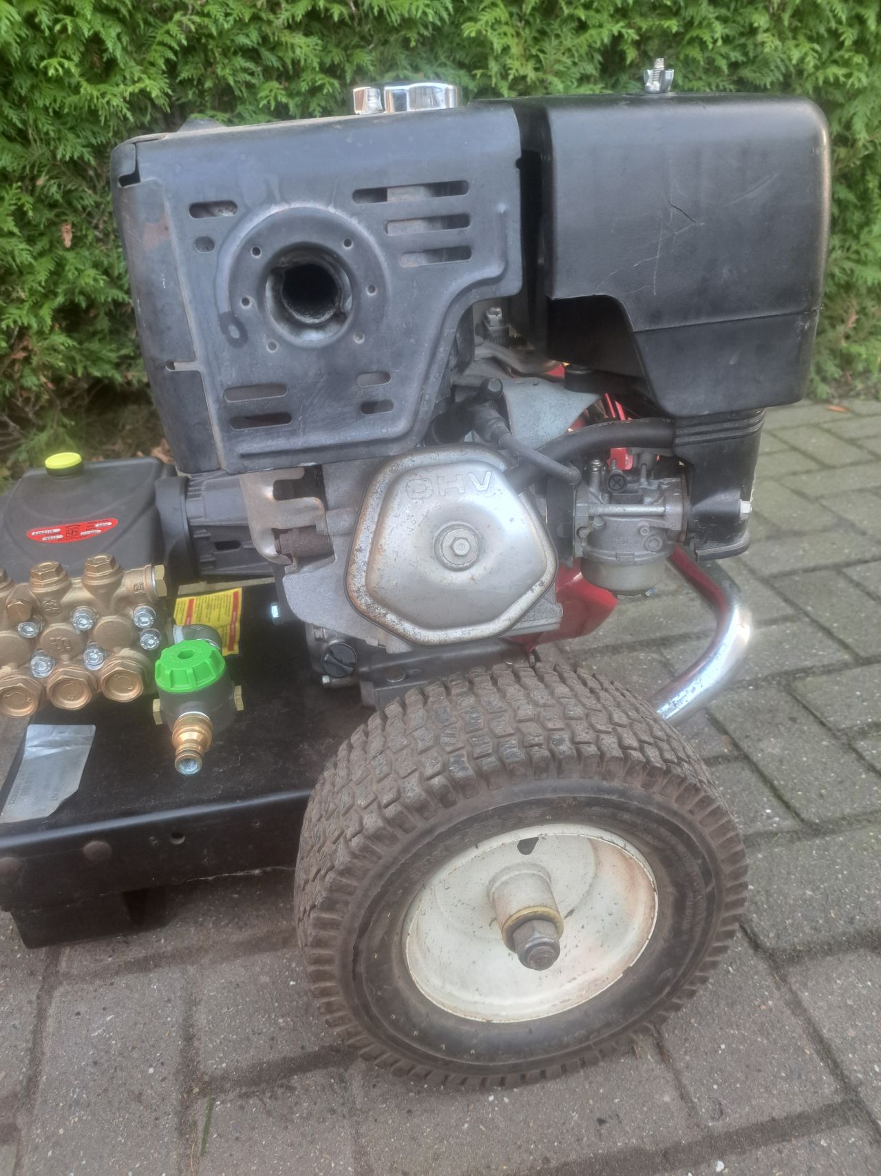 Mobiele hogedrukreiniger interpump