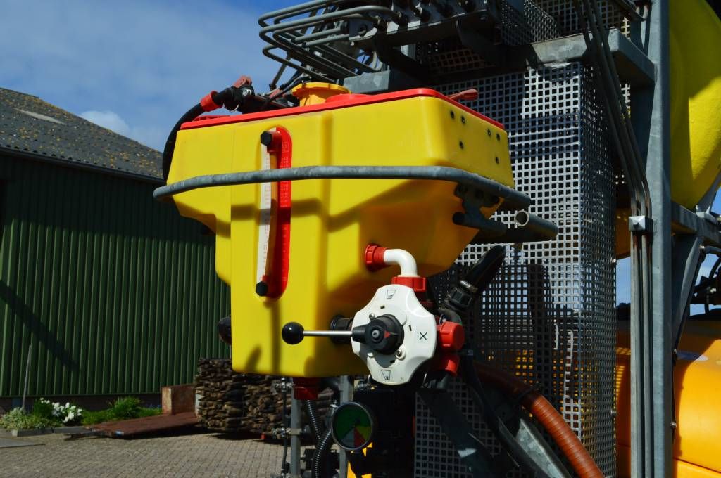 H.S.S. CF2000-3NG Boomgaardspuit 3-rijer