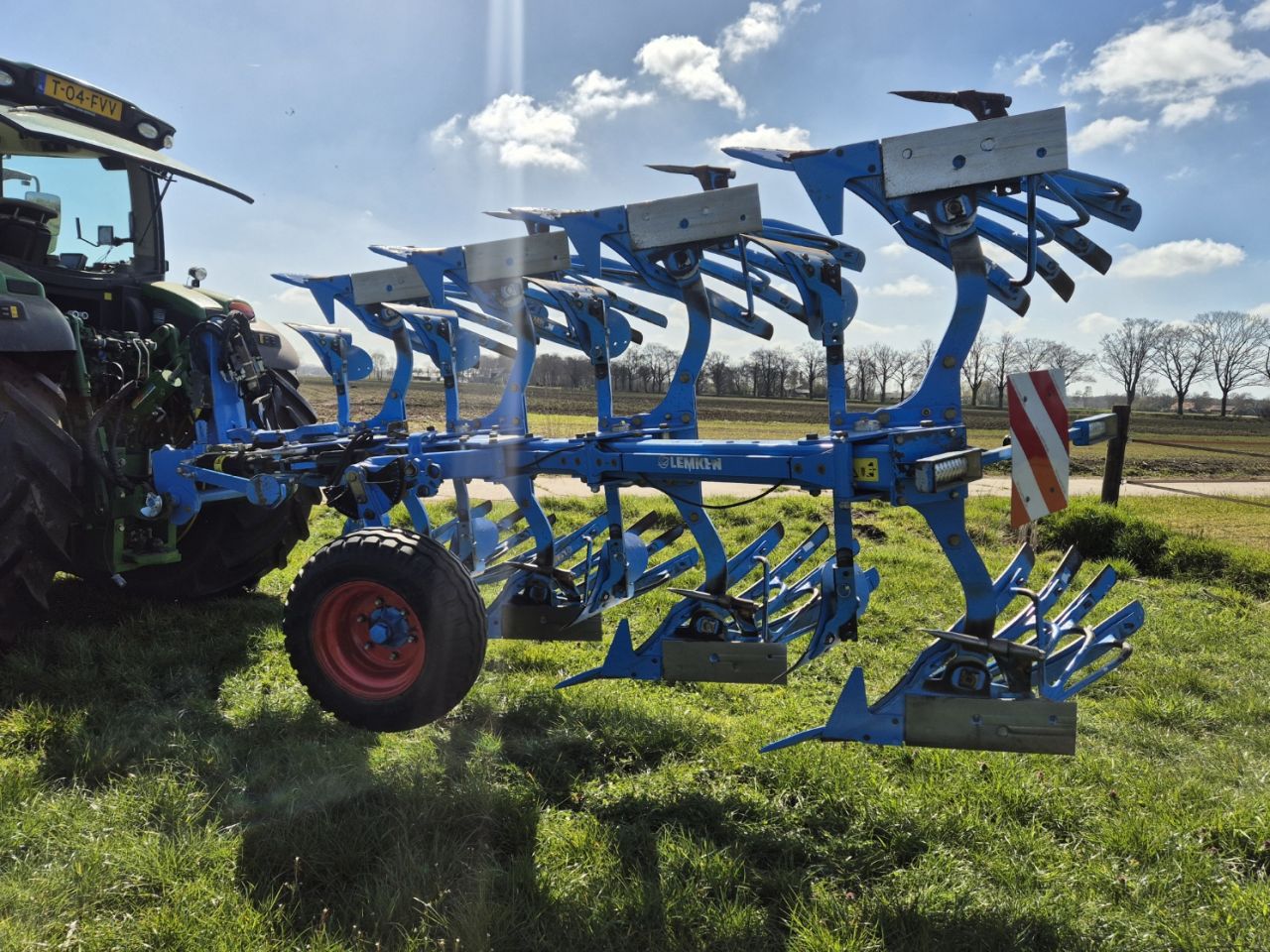 Lemken Juwel 7 strokenrister 4 schaar ploeg