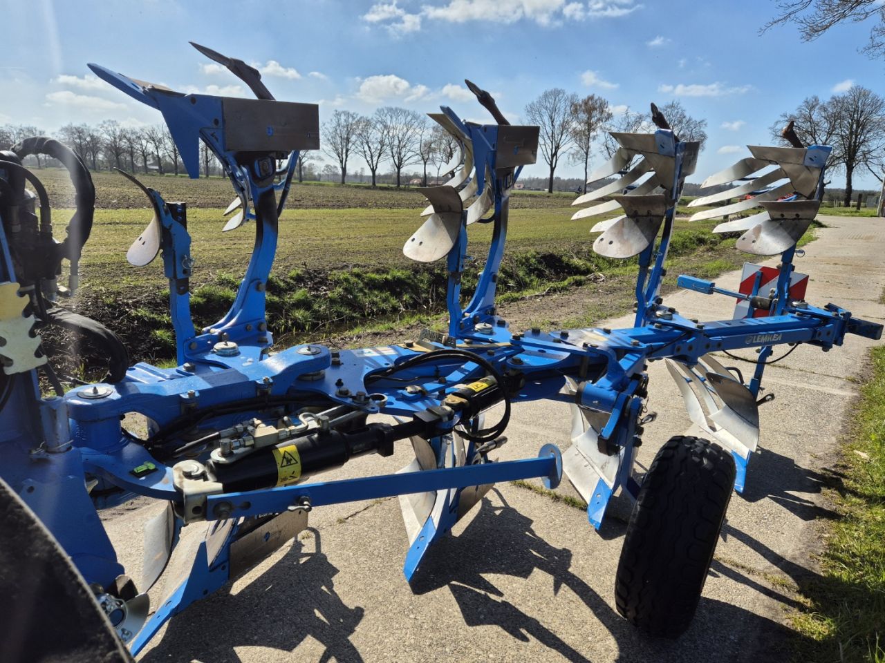 Lemken Juwel 7 strokenrister 4 schaar ploeg