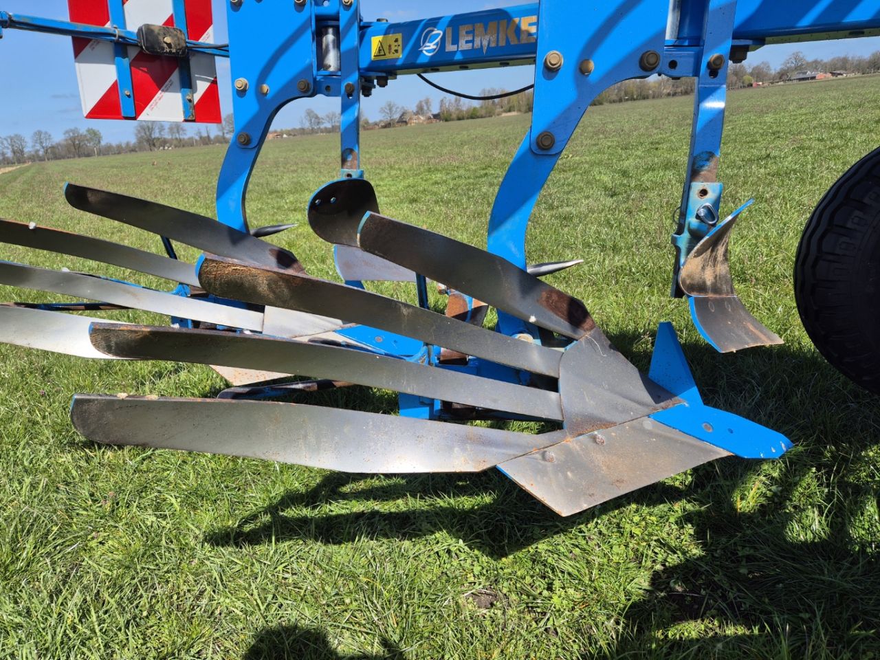 Lemken Juwel 7 strokenrister 4 schaar ploeg