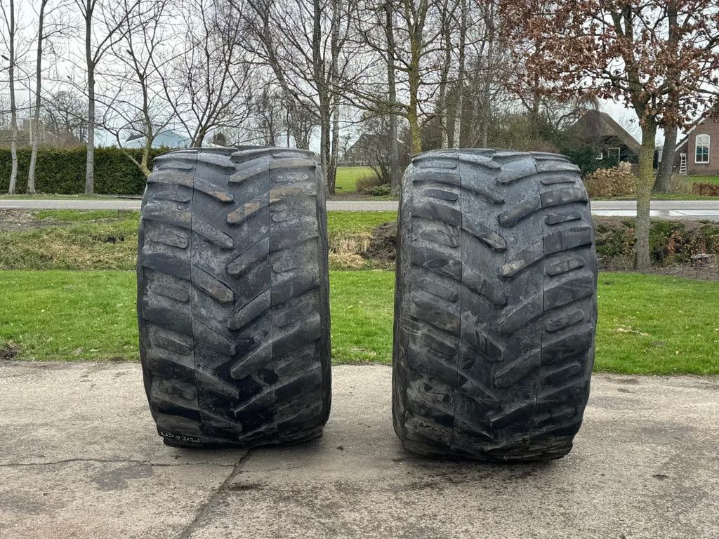 Michelin 2x 1050 50 R32 Banden + Velg Vervaet zelfrijder Wielen