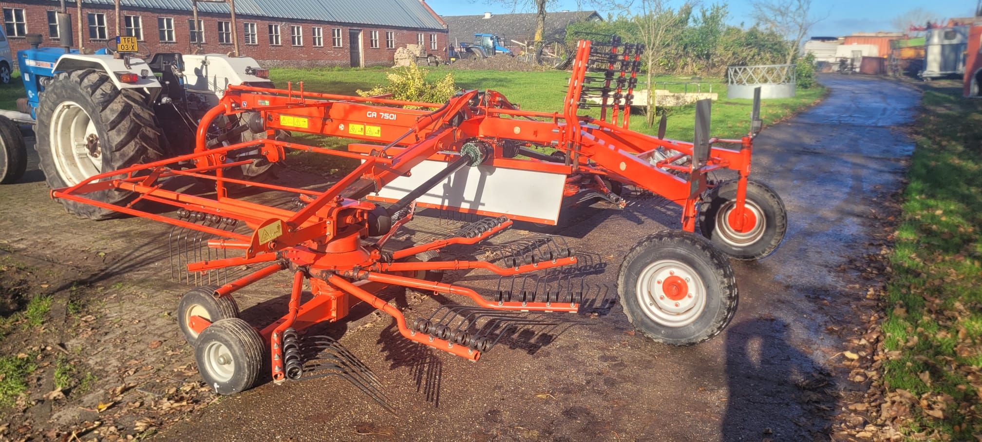 Te Koop Kuhn GA7501 en GA 8521