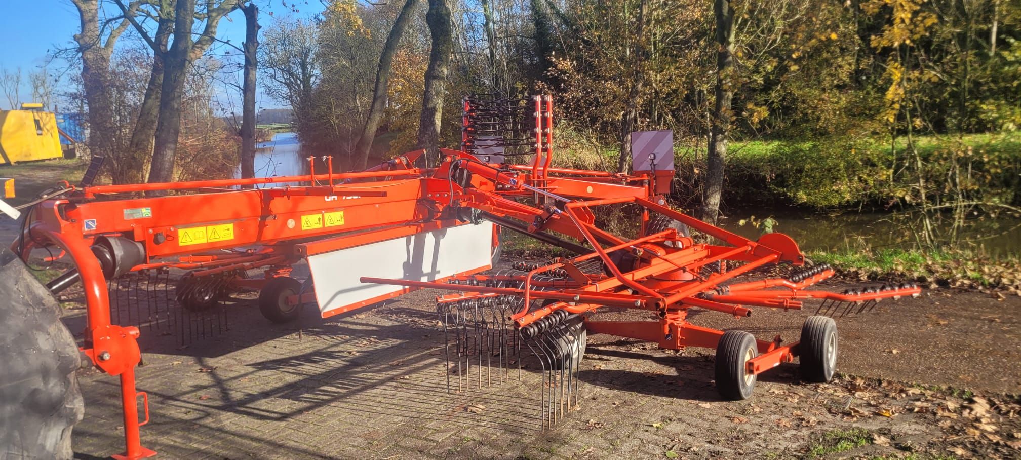 Te Koop Kuhn GA7501 en GA 8521