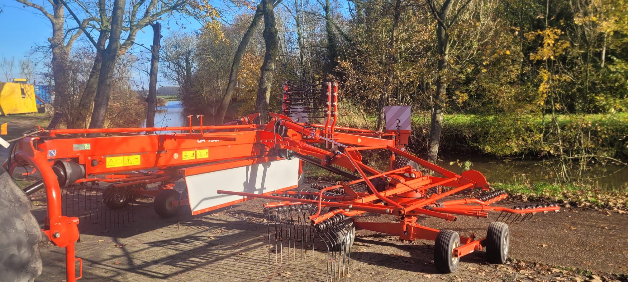 Te Koop Kuhn GA7501 en GA 8521