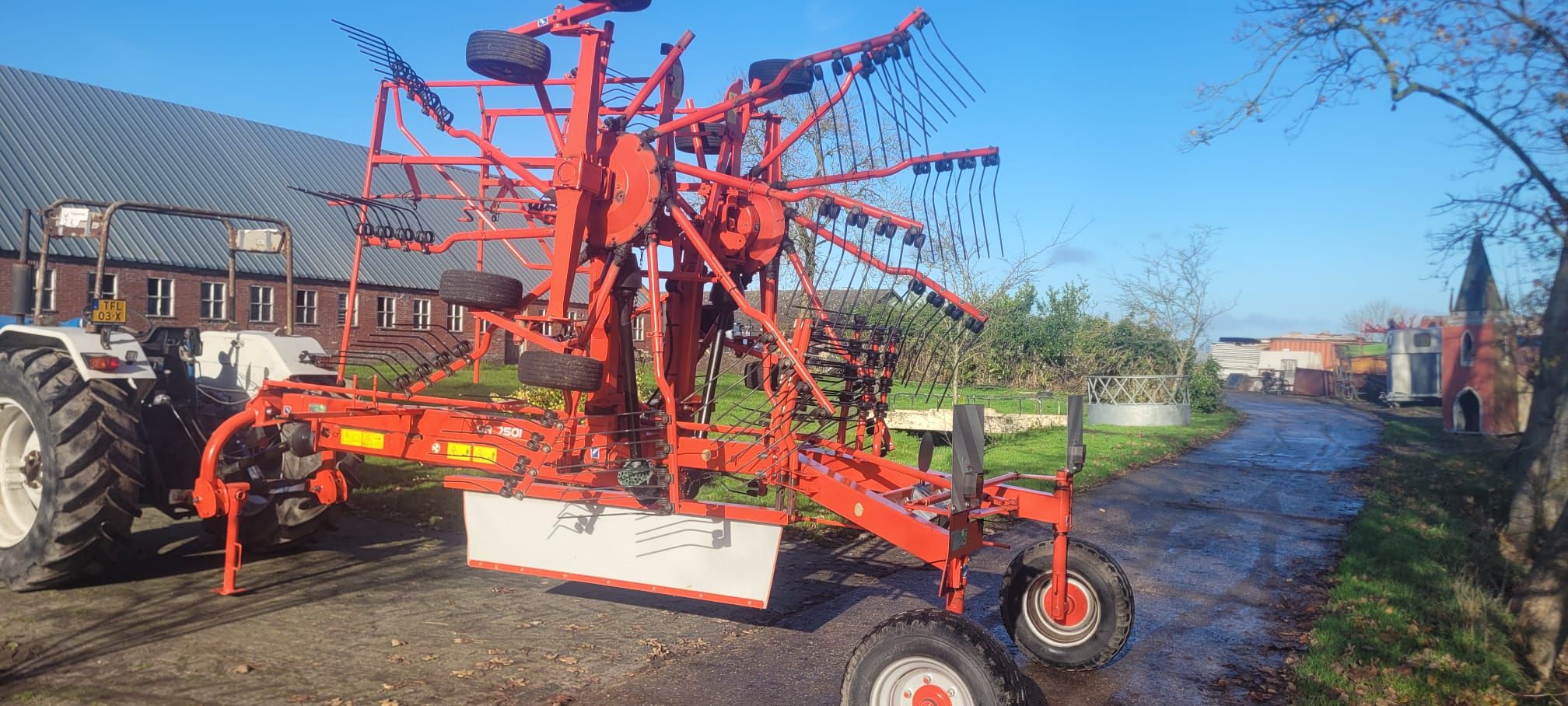 Te Koop Kuhn GA7501 en GA 8521