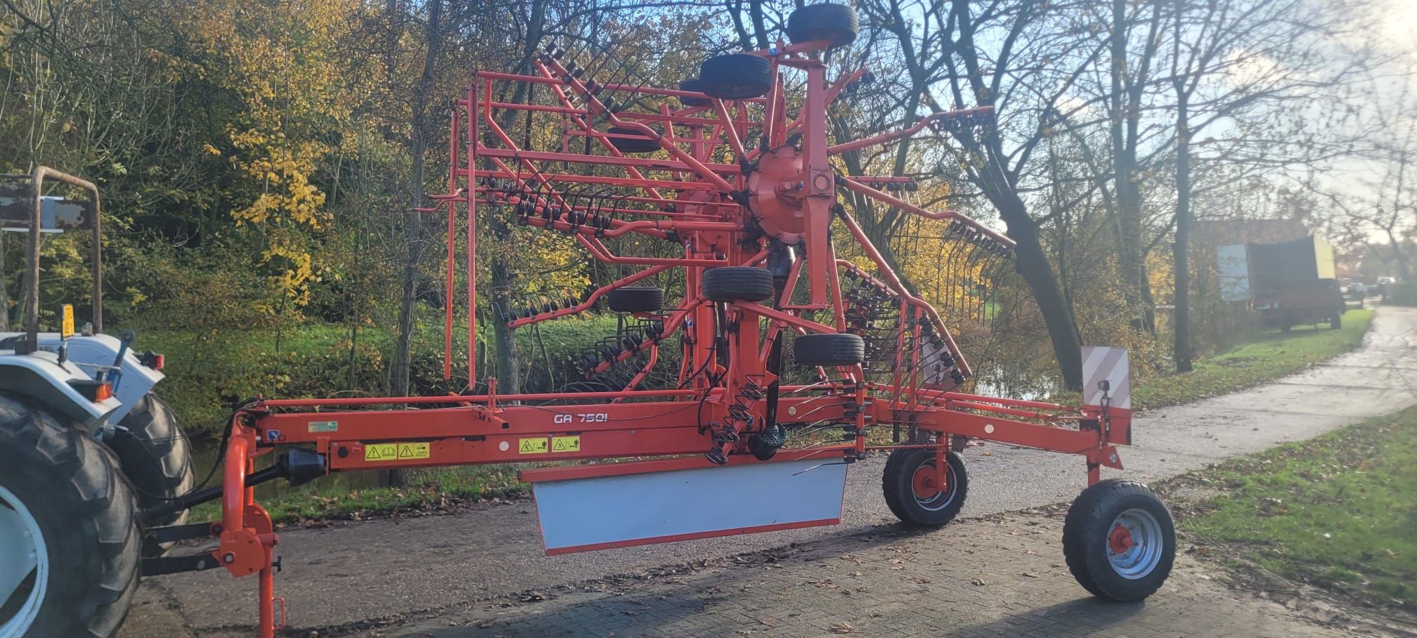 Te Koop Kuhn GA7501 en GA 8521