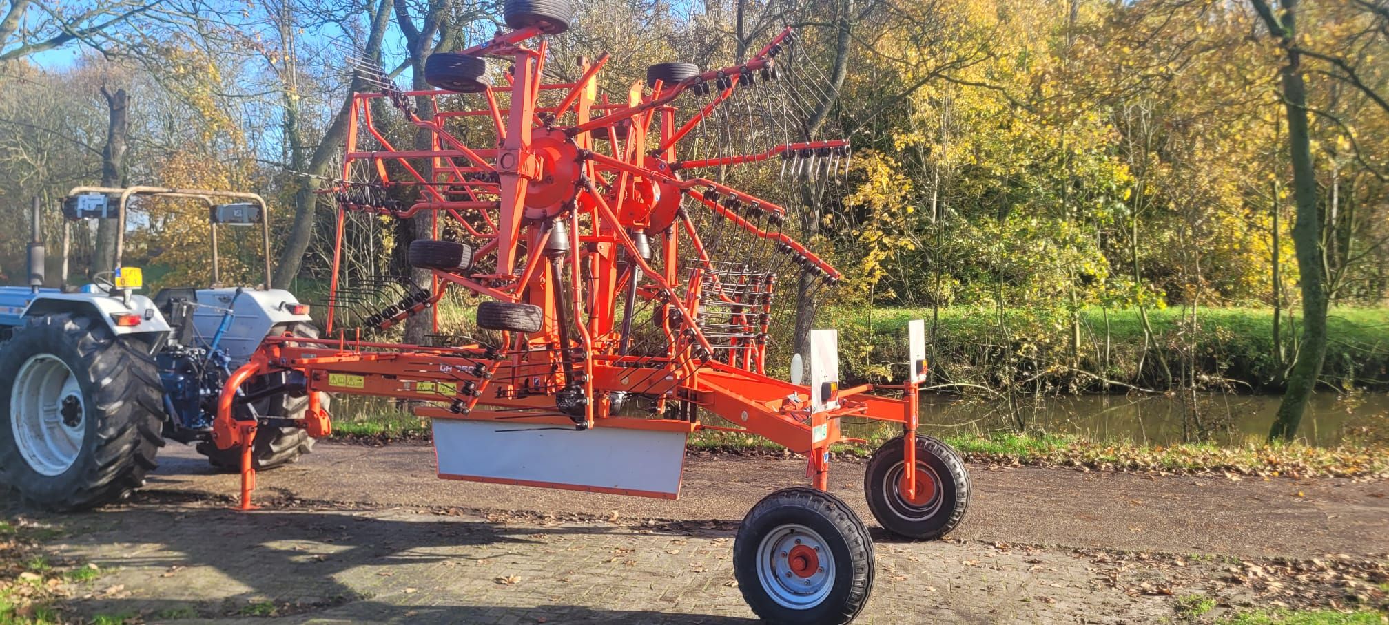 Te Koop Kuhn GA7501 en GA 8521