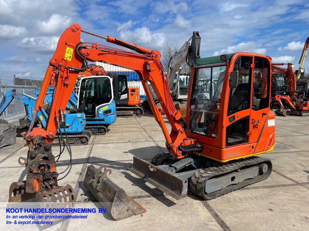 Hitachi Zx 27 (Top) + Sorteergrijper