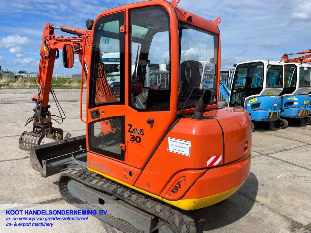 Hitachi Zx 27 (Top) + Sorteergrijper