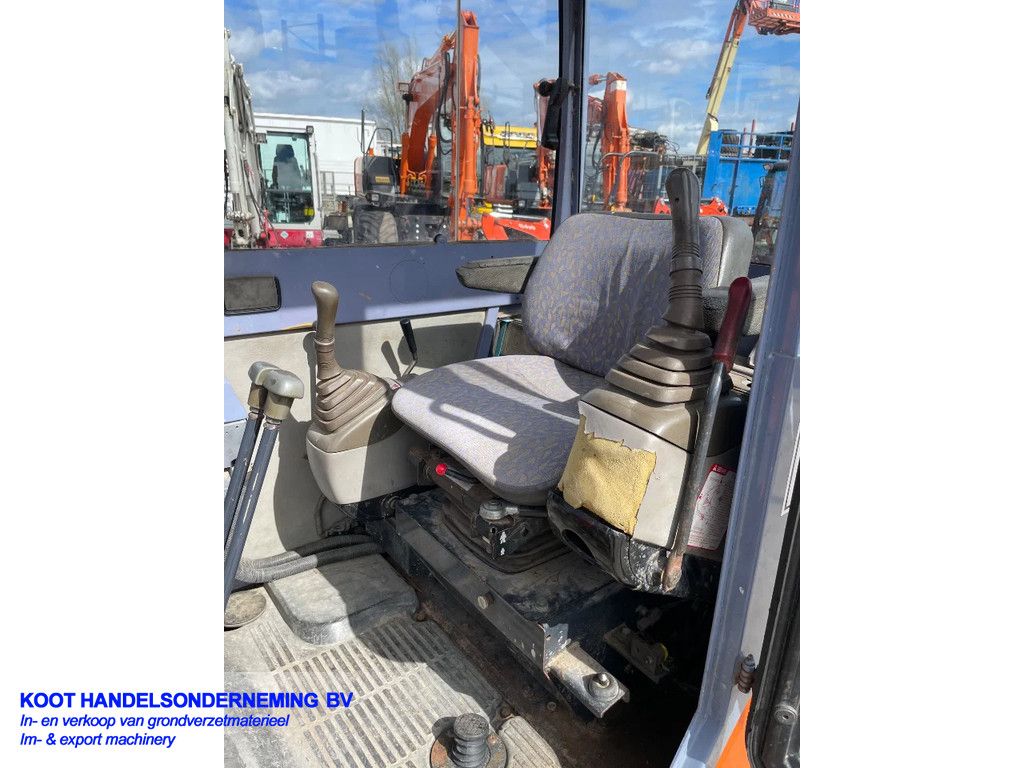 Hitachi Airman EX 35 3 Bakken Top