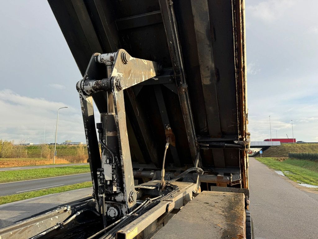 Renault Kerax 370dCI 6x4 Kipper