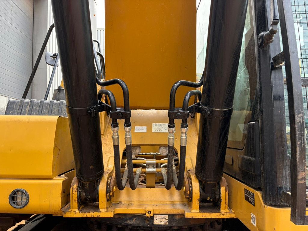 Caterpillar 330GC - 07H LRC - Tier 2 engine