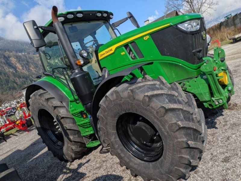 John Deere 6R195