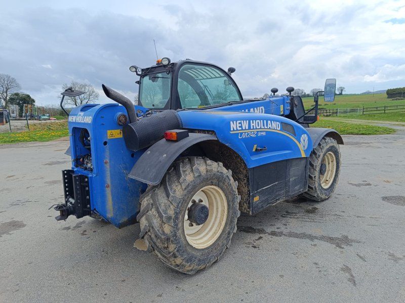 New Holland LM7.42