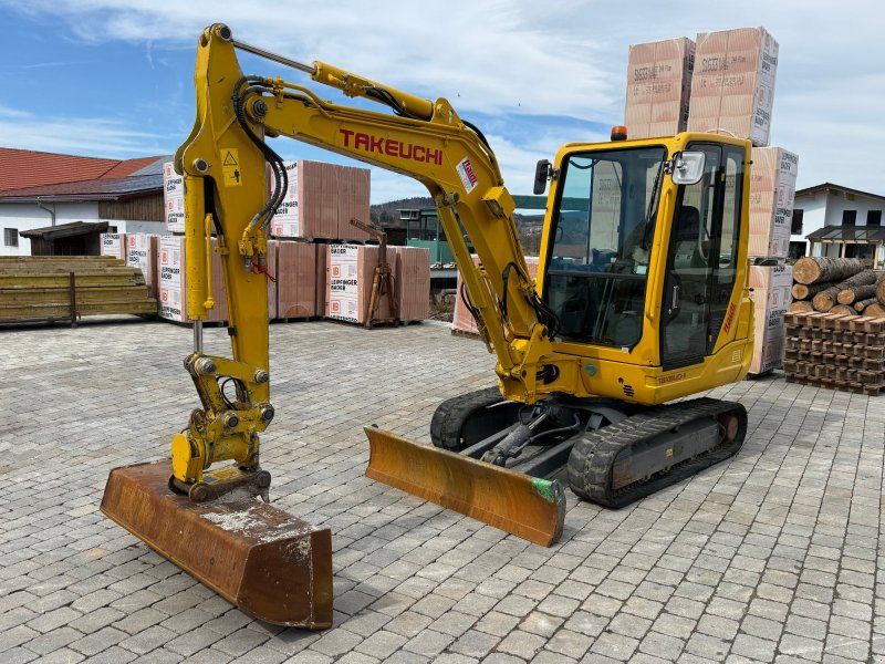 Takeuchi TB 235