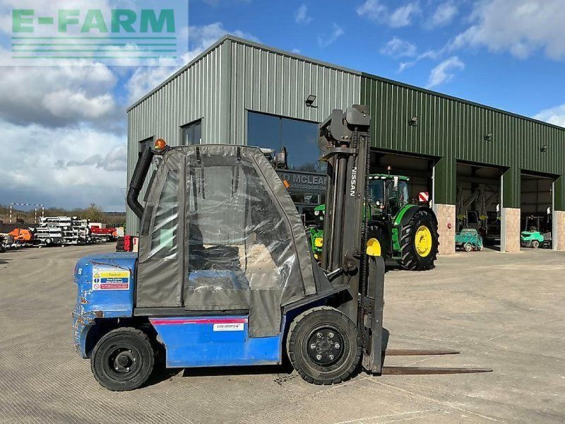 Nissan 30  (st26280)