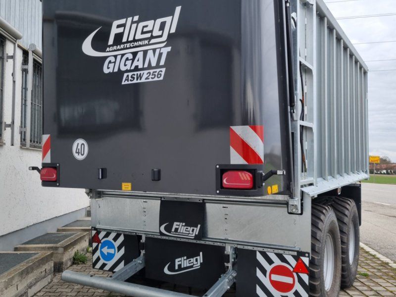 Fliegl Gigant ASW 256 C