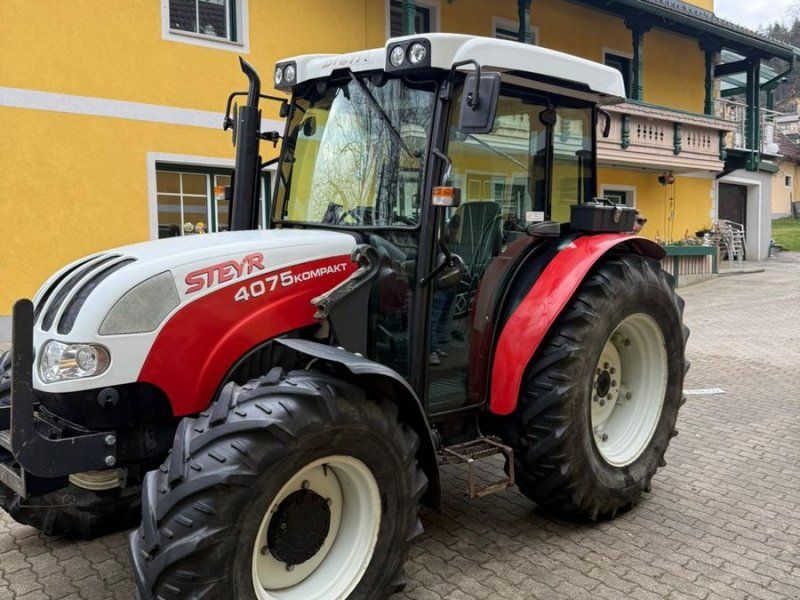 Steyr Kompakt 4075 Komfort 1