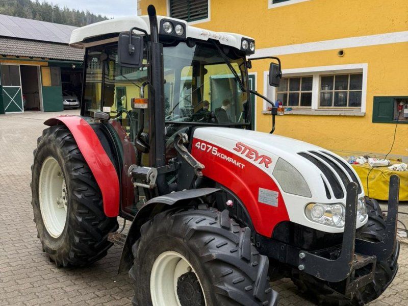 Steyr Kompakt 4075 Komfort 1