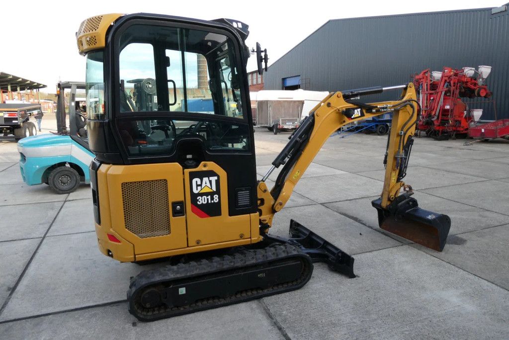 Caterpillar 301.8