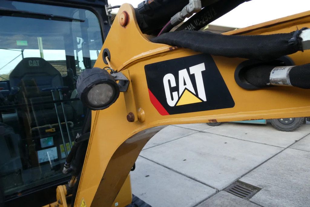 Caterpillar 301.8