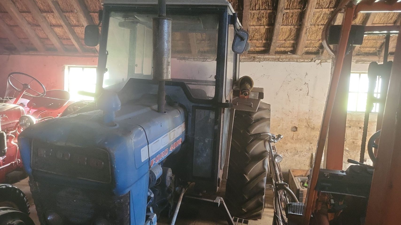 Gezocht / gevraagd Ford 4000 met duncan cabine