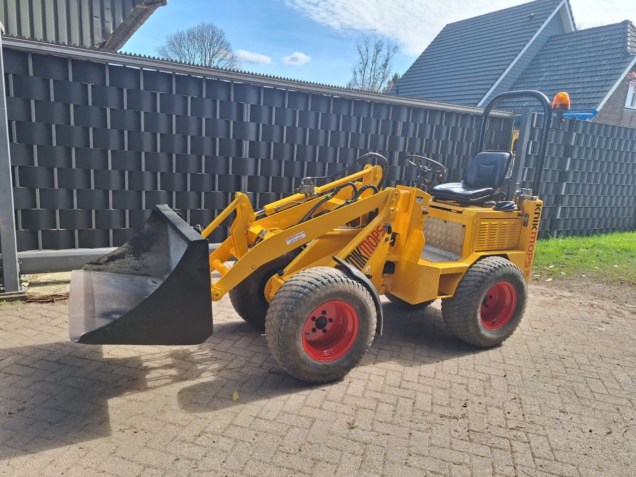 Knikmops 130 shovel avant giant schaffer weidemann multi one