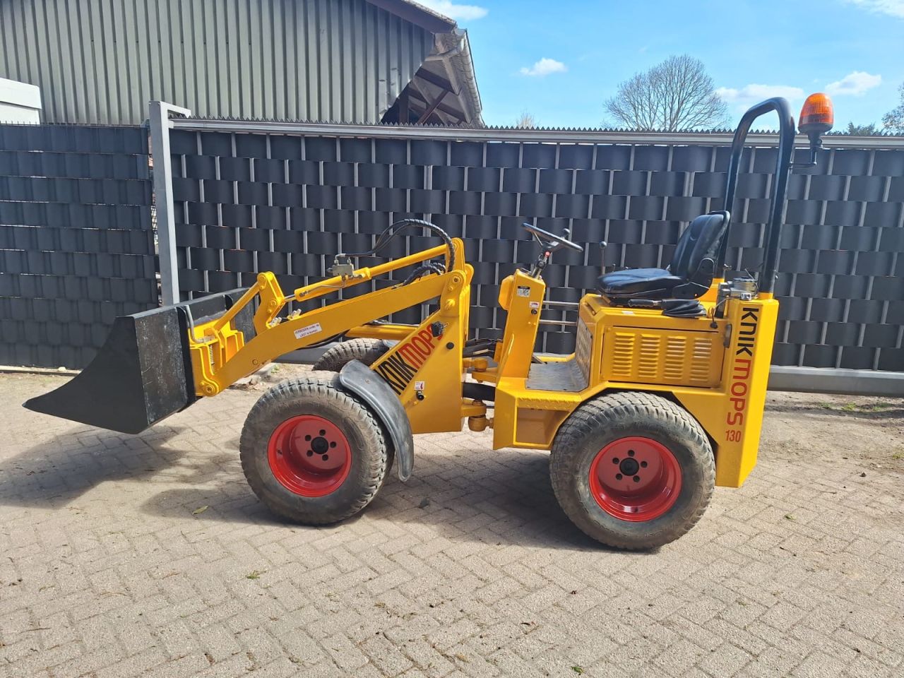 Knikmops 130 shovel avant giant schaffer weidemann multi one