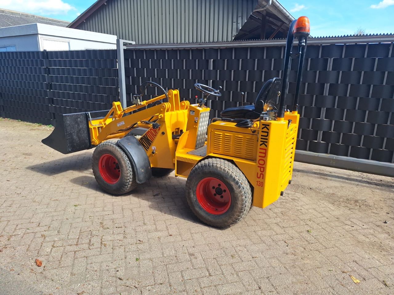 Knikmops 130 shovel avant giant schaffer weidemann multi one