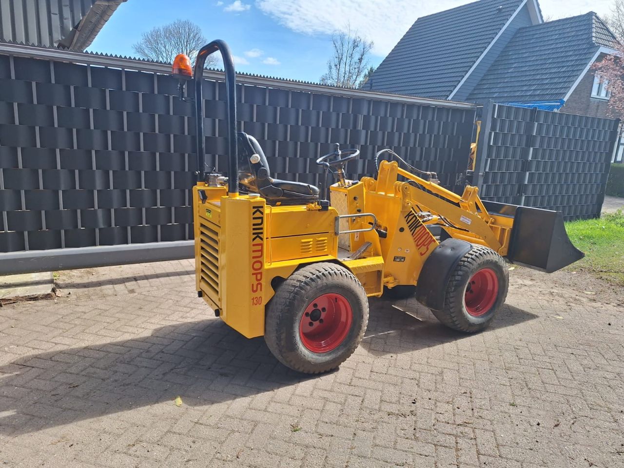 Knikmops 130 shovel avant giant schaffer weidemann multi one