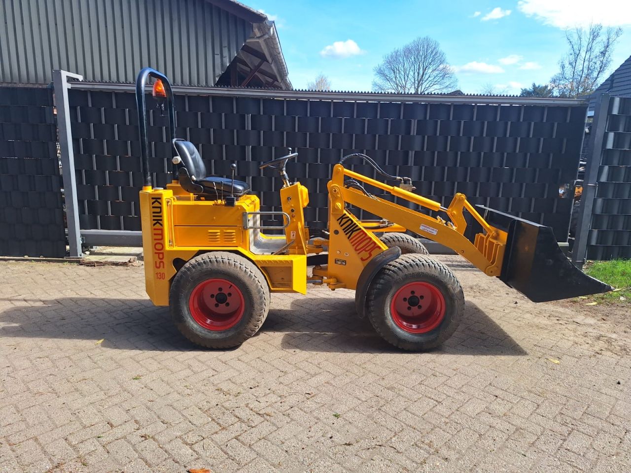 Knikmops 130 shovel avant giant schaffer weidemann multi one