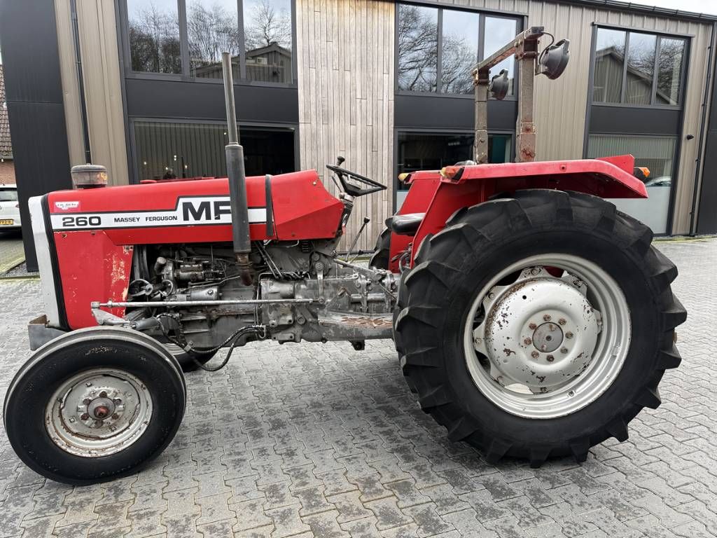 Massey Ferguson 260