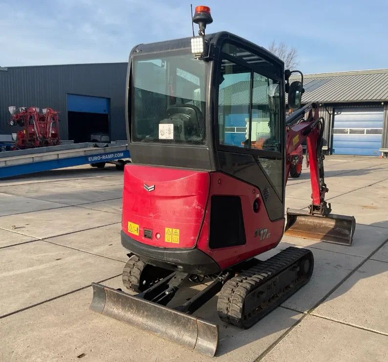 Yanmar SV17 minikraan ca 1300 draaiuren