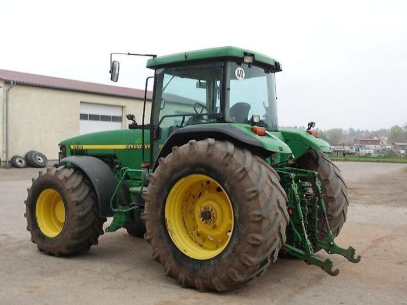 John Deere 8400