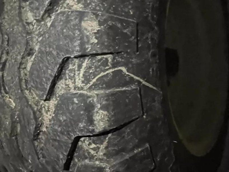 New Holland roll-belt 180 superfeed