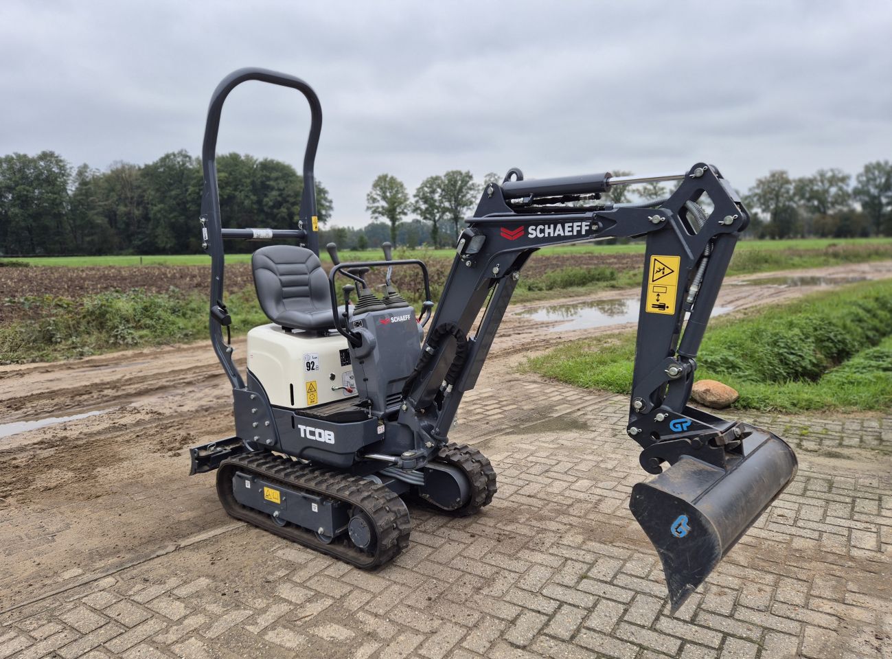 Schaeff / Yanmar TC 08