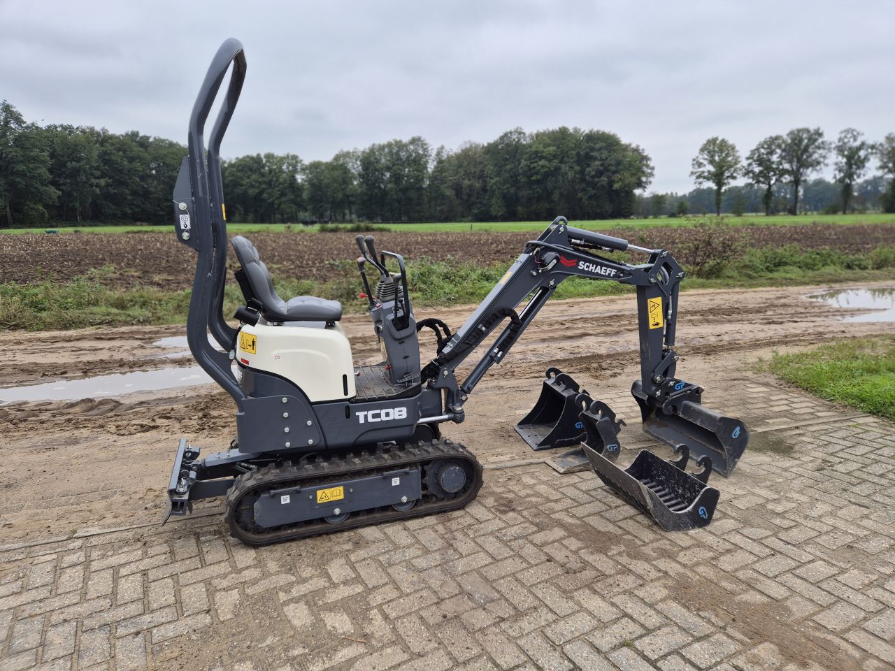 Schaeff / Yanmar TC 08