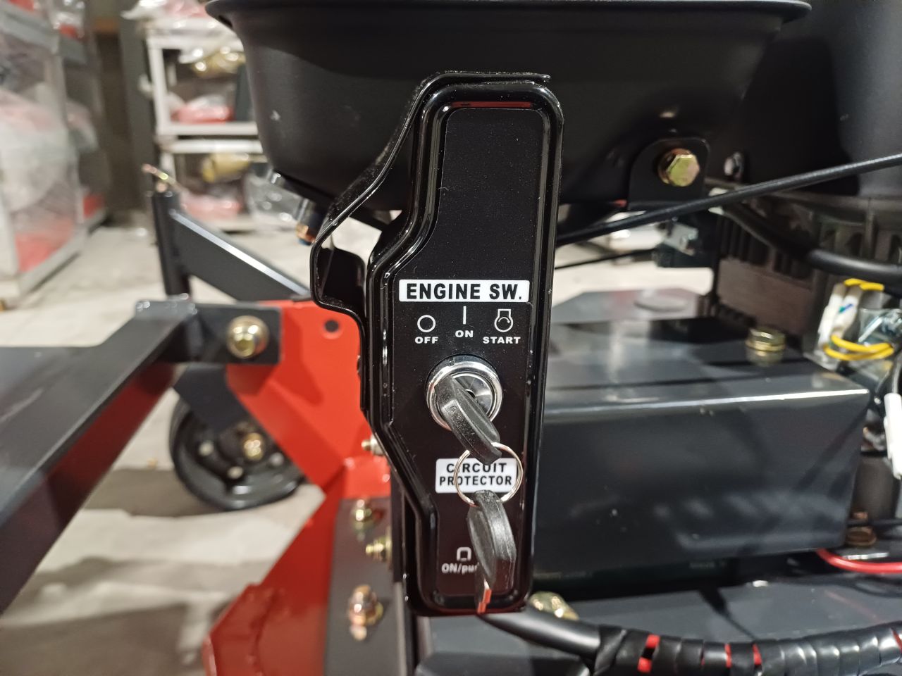 Getrokkenmaaier / frontmaaier bloter met eigen motor