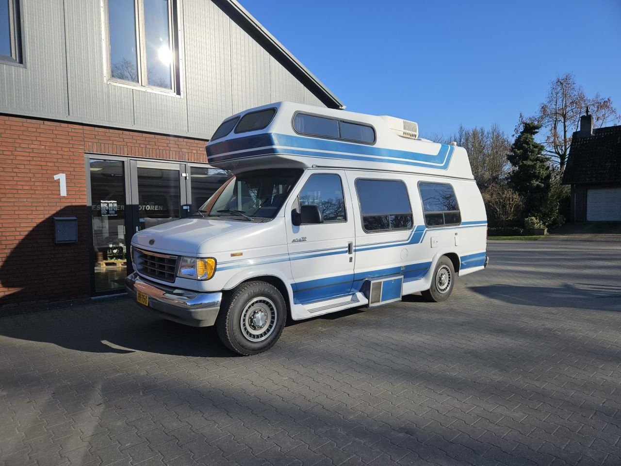 Ford Camper 250E Turtle top