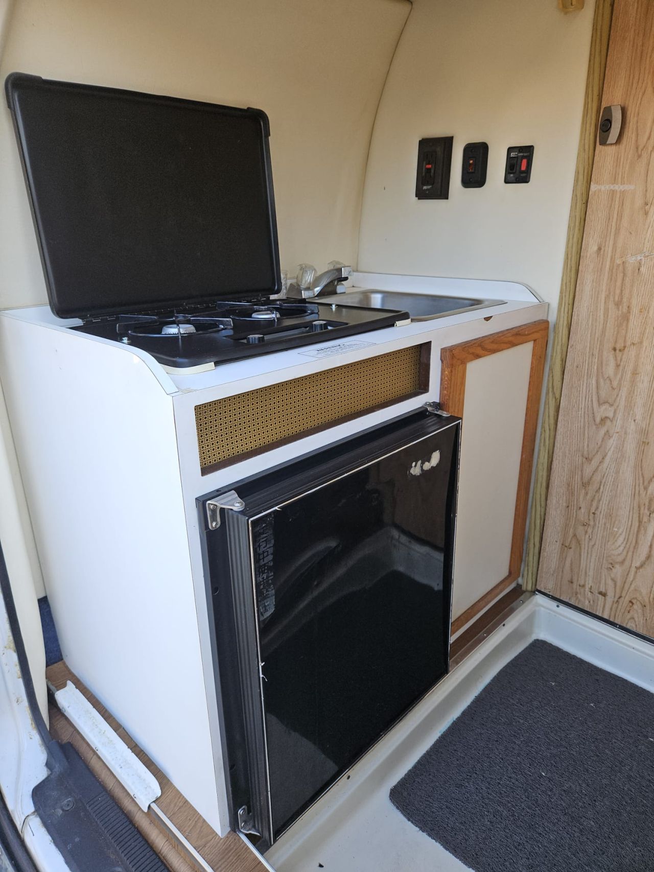 Ford Camper 250E Turtle top