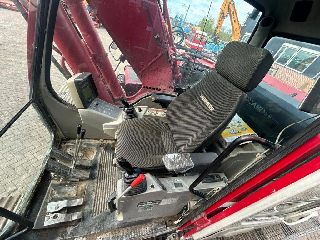 Liebherr R934C