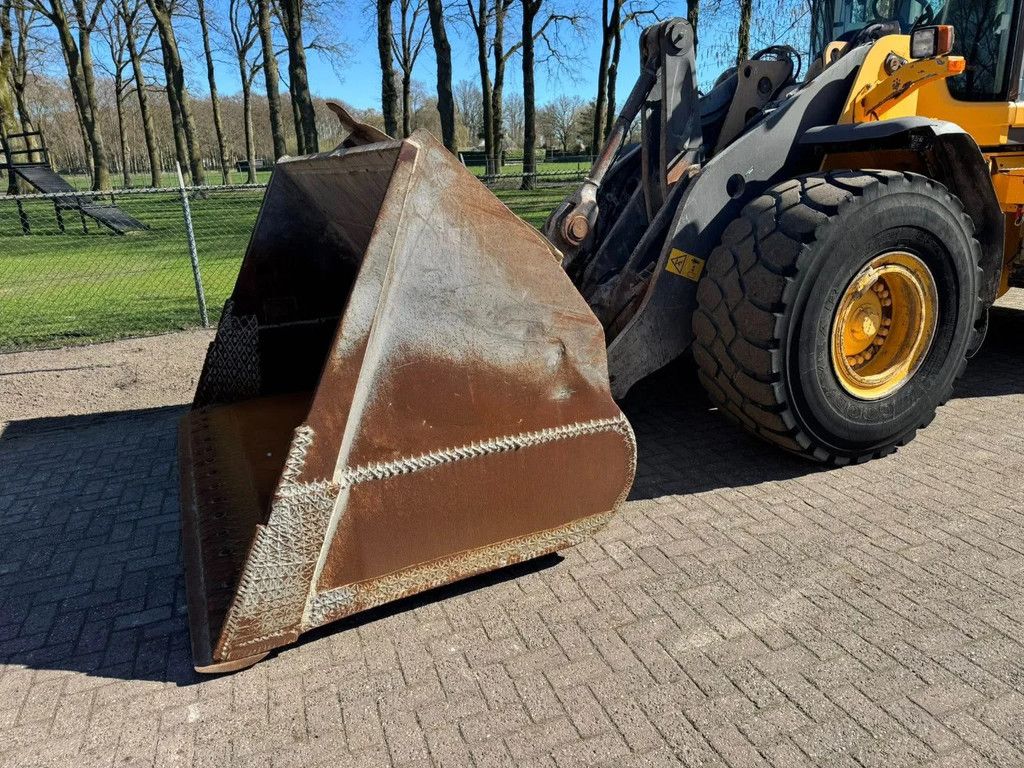 Volvo L120G Shovel loader