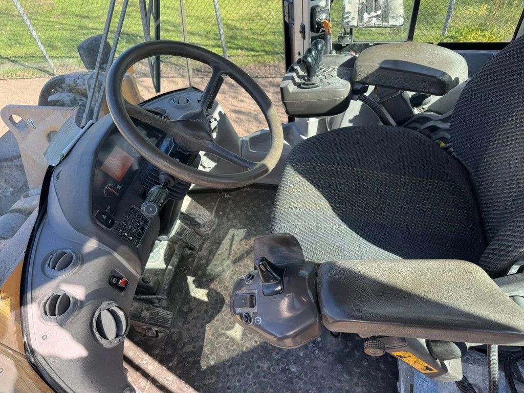 Volvo L120G Shovel loader