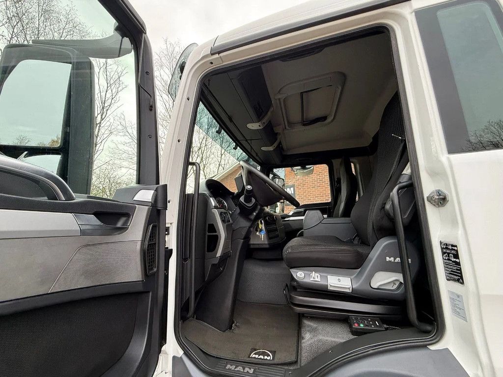 MAN TGS 26.320 EEV Koffer Stuuras AHK 3.000KG LBW 366.840 KM! NL Truck