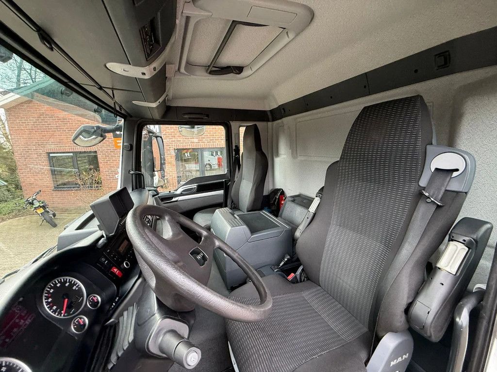 MAN TGS 26.320 EEV Koffer Stuuras AHK 3.000KG LBW 366.840 KM! NL Truck