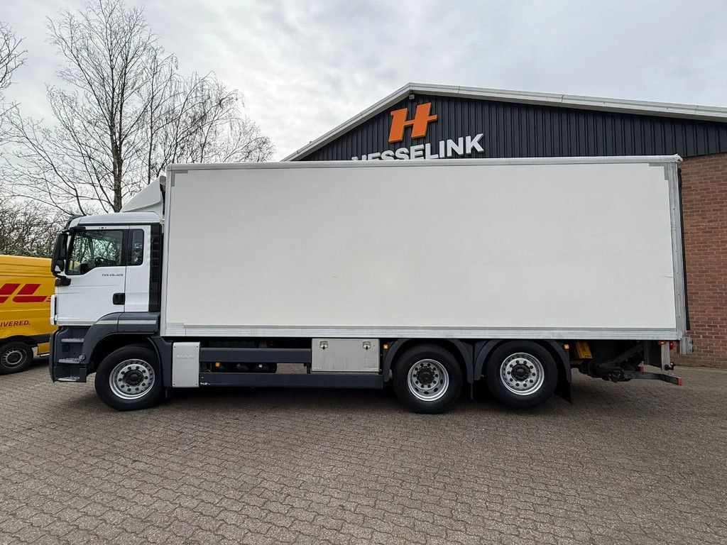 MAN TGS 26.320 EEV Koffer Stuuras AHK 3.000KG LBW 366.840 KM! NL Truck