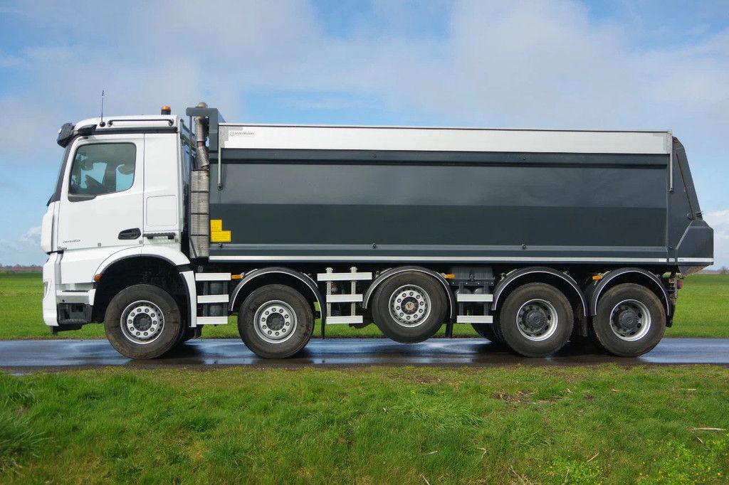 Mercedes-Benz AROCS 4945 49-tons 10x4 midlift met Hyva kipper